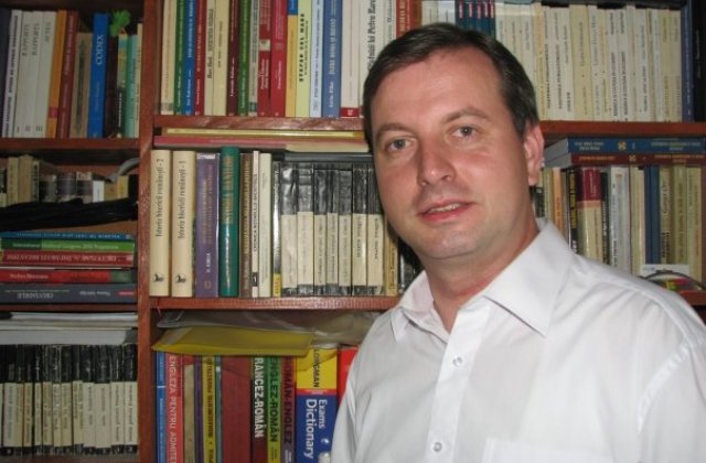Iasi: Directorul Bibliotecii Universitare si sotia lui, gasiti morti in casa