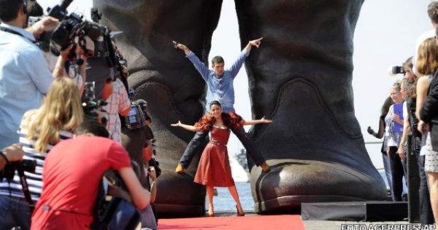 Video  Despre `Puss in Boots`, cu Antonio Banderas si Salma Hayek