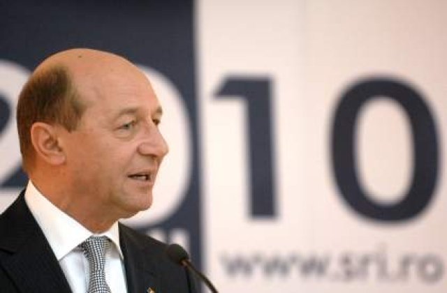 Basescu ne amageste cu o crestere economica
