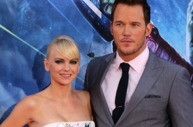 Relatii care NU au trecut testul timpului! 10 cupluri celebre care s-au destramat in 2017