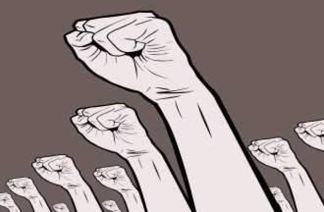 Politistii ies iar in strada