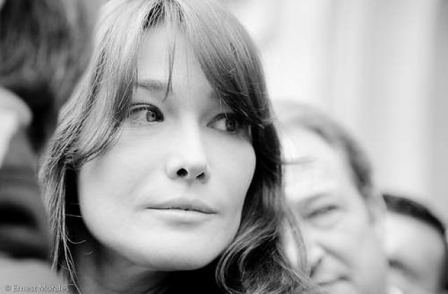 S-a confirmat: Carla Bruni este insarcinata