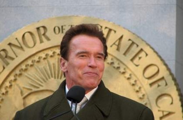 Arnold Schwarzenegger si-a inselat sotia si are un copil nelegitim