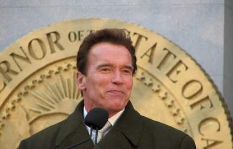 Arnold Schwarzenegger si-a inselat sotia si are un copil nelegitim
