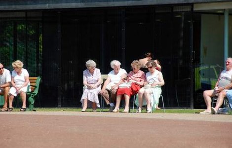 Moartea pensionarilor, miza de pariu pentru companiile de asigurari