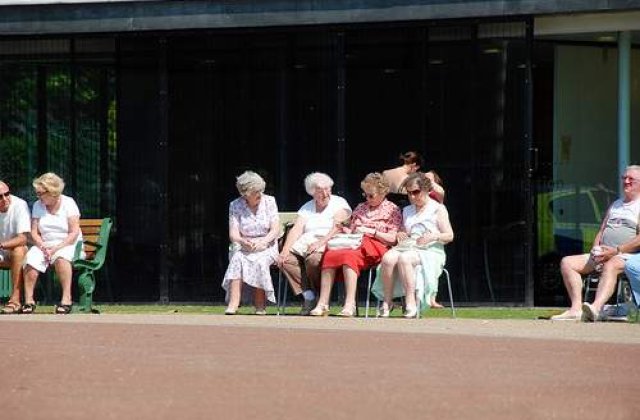 Moartea pensionarilor, miza de pariu pentru companiile de asigurari