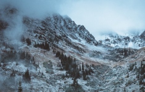 135 de turisti blocati la Babele; intervin jandarmi si salvamontisti