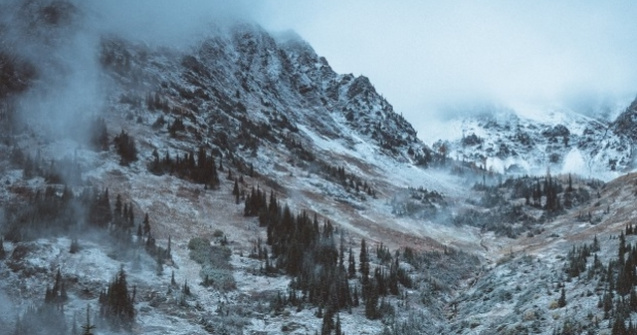 135 de turisti blocati la Babele; intervin jandarmi si salvamontisti