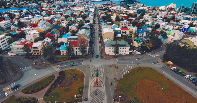 Care este prima tara din lume ce ofera salarii egale femeilor si barbatilor