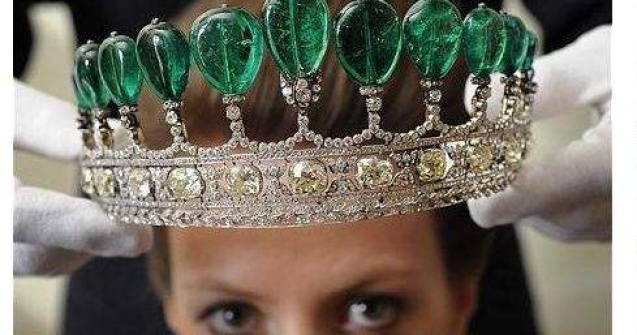 Cat costa cea mai scumpa tiara din lume?
