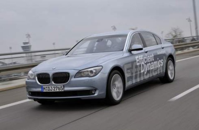 Cata economie ofera masinile de lux hibride?