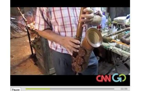  Video : Si-a construit un saxofon din bambus