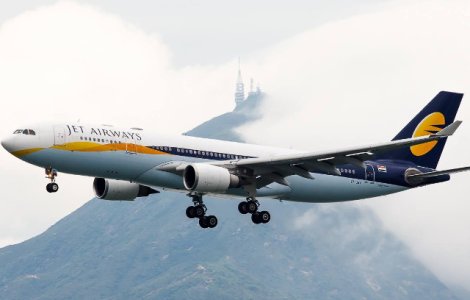 Doi piloti au fost suspendati de compania aeriana la care lucrau pentru ca s-au batut in timpul unui zbor