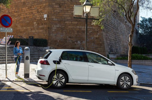 Norvegia face istorie: e prima tara in care masinile electrice si hibride depasesc in vanzari masinile diesel si pe benzina