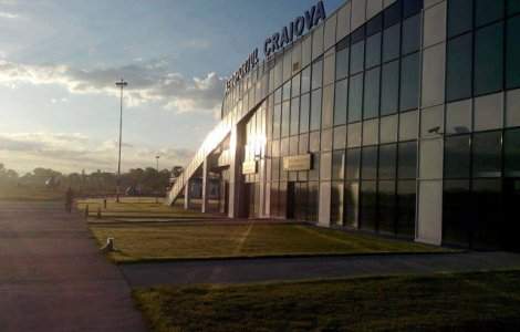 Aproximativ 200 de pasageri, blocati in Aeroportul din Craiova