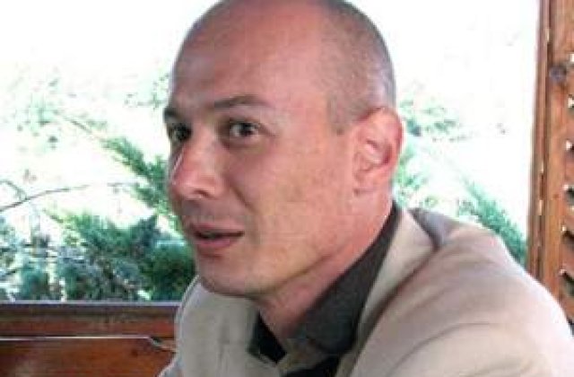 VIDEO: Tariceanu si Olteanu, loviti sub centura pe You Tube