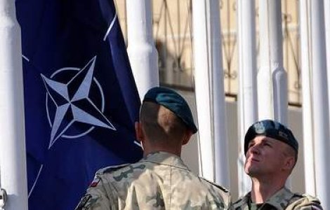 NATO a scufundat opt nave militare libiene