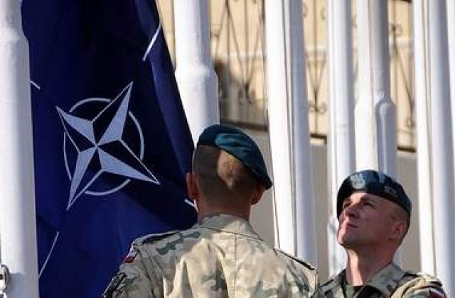NATO a scufundat opt nave militare libiene