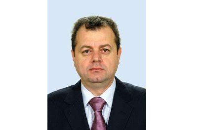 Senatorul PDL, Mircea Banias, retinut la DNA