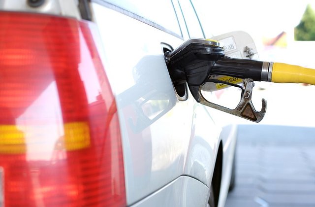 Platforma Romania 100: O "realizare" clara a PSD-ALDE e cresterea pretului carburantilor la pompa