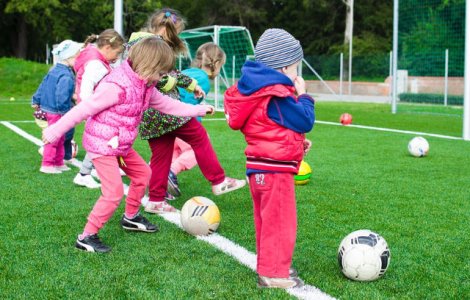  Top  8 moduri de a-i tine pe copii departe de cei care vor sa ii faca rau