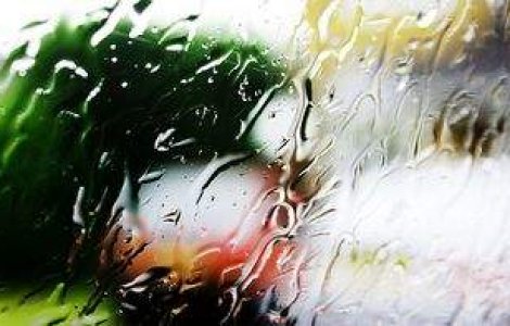 Avertizare de ploi torentiale pentru vestul tarii