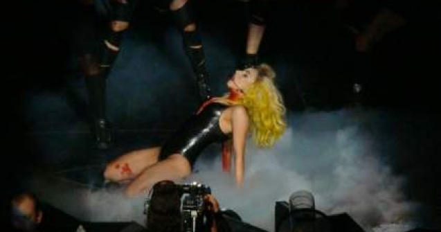  Video  Gaga a facut sex in grup