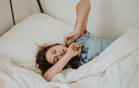 Somnul te poate ajuta sa adopti o dieta mai sanatoasa? Cercetatorii au raspunsul