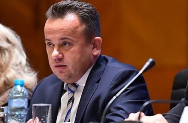 Liviu Pop: Nu va mai fi nicio intarziere. Toti profesorii vor primi salariile. Ce se intampla cu voucherele de vacanta