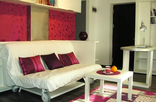 [FOTO-VIDEO] Premiera in Romania: Garsoniera cu perete rotativ