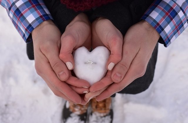 Modul inedit in care un tanar si-a cerut iubita in casatorie/ VIDEO