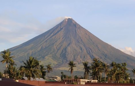 Alerta in Filipine. Vulcanul Mayon ar putea sa erupa