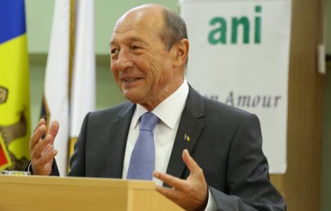 Traian Basescu: Dragnea si Tudose "se joaca de-a doamna Carmen Dan"