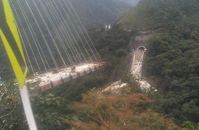 Columbia: 10 morti si 5 raniti dupa ce un pod aflat in constructie s-a prabusit