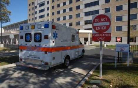 Se intampla in Romania: Pacienti legati de paturile de spital!