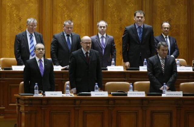 Imunitatea parlamentarilor romani da in nesmitire