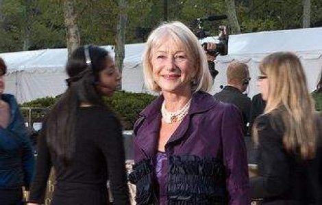 Cele mai frumoase femei trecute de 50 de ani