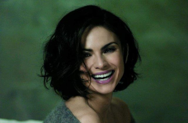 Ce o defineste pe Ramona Badescu?