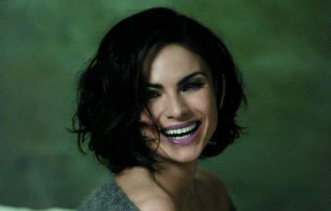 Ce o defineste pe Ramona Badescu?