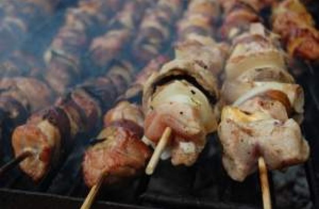 Vanghelie merge cu mici in SUA