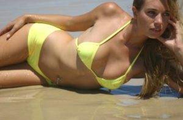 Bikinii implinesc 65 de ani