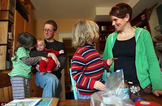 Isi cresc copilul fara sa-i dezvaluie sexul