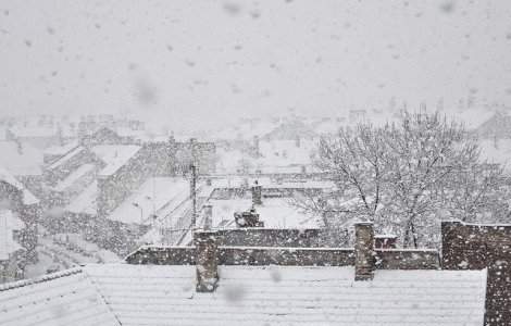 Cod portocaliu de ninsori si viscol in 19 judete din tara