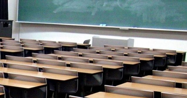 Profesorul de religie, acuzat ca s-a masturbat la scoala, a demisionat