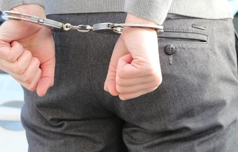 Un tanar in varsta de 18 ani, autorul a opt furturi comise in Targu-Jiu, a fost retinut