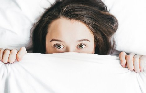 Organismele microscopice din lenjeria de pat te pot imbolnavi. Cat de des ar trebui schimbata?