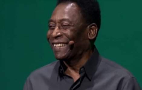Fostul fotbalist Pele a fost transportat de urgenta la spital