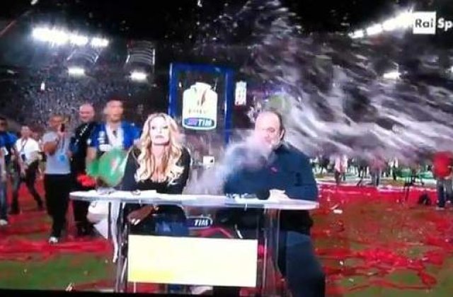 Materazzi i-a turnat o galeata de apa in cap unui jurnalist