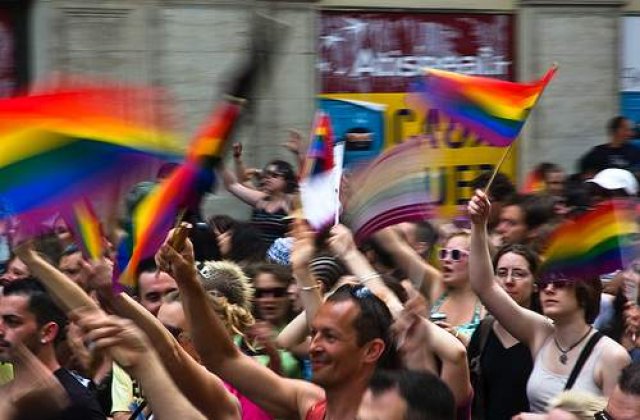 10 ani de cand homosexualitatea nu mai este o crima
