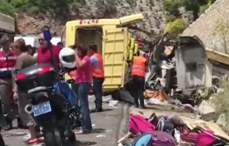 Turcia: 11 morti si 46 de raniti intr-un accident de autocar
